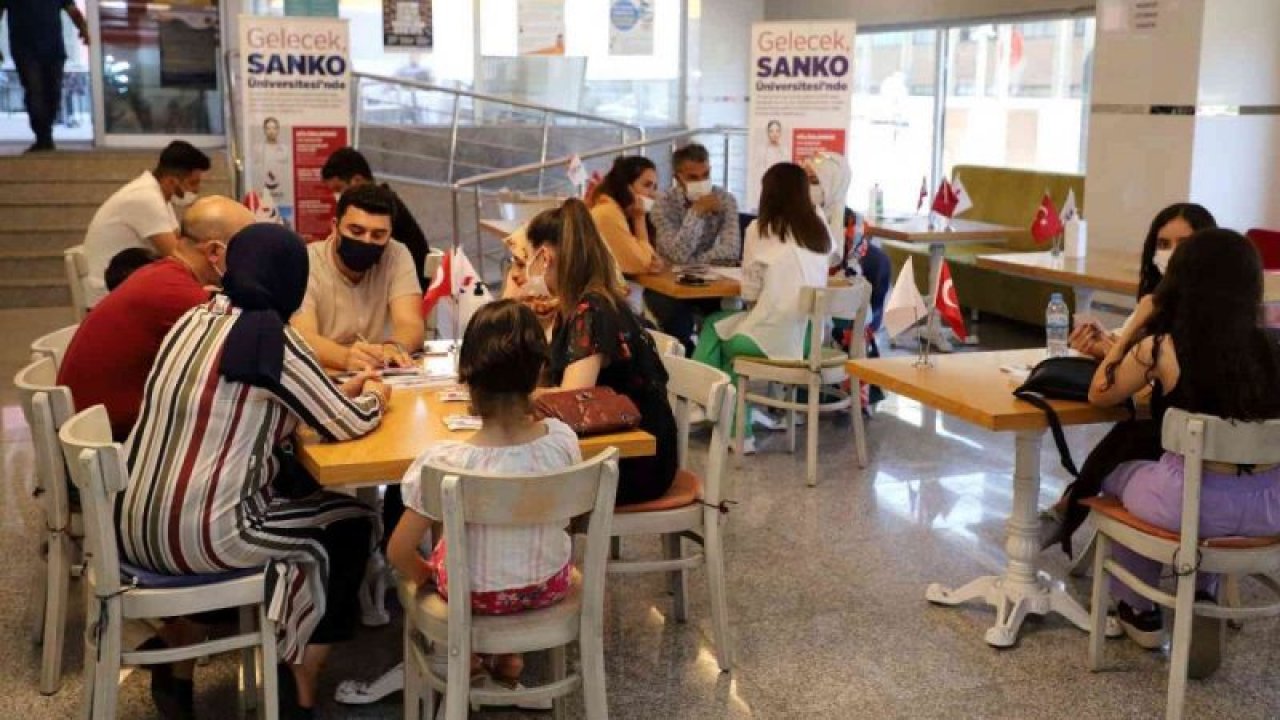Gaziantep'te SANKO ÜNİVERSİTESİ tercih rekoruna koşuyor! SANKO Üniversitesi tercih döneminde yoğun ilgi görüyor...