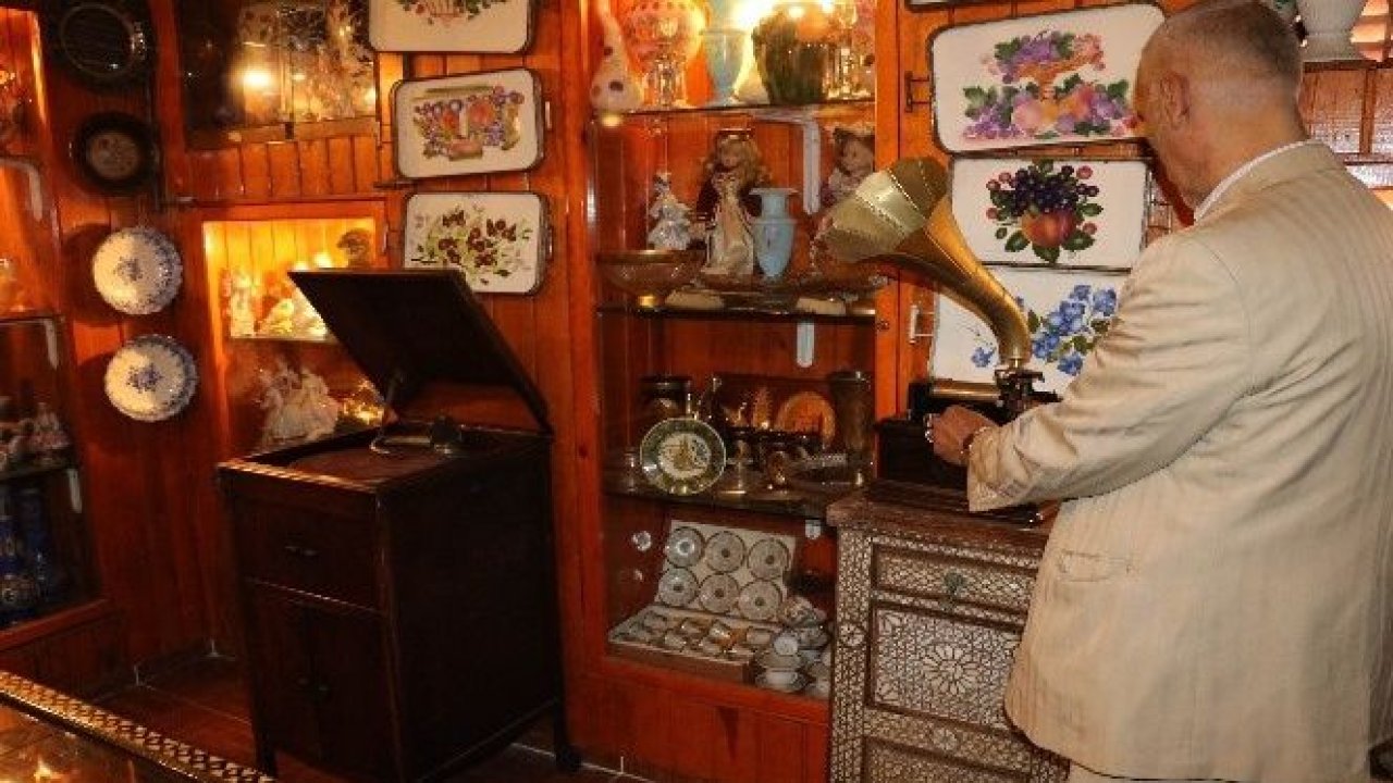 Teknolojiye yenik düşen gramofonlar sesiyle antikacılara hayat veriyor