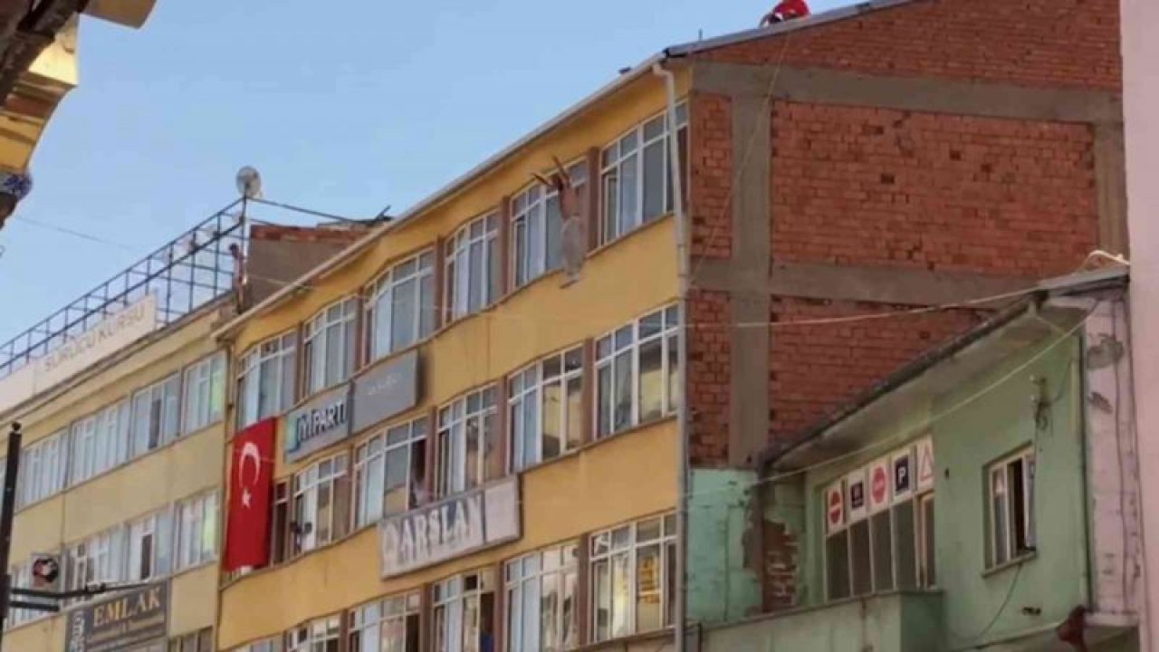 İntihar Girişiminde Son Sözleri 'PES' dedirtti! Bunalıma giren şahıs 5 katlı iş hanının çatısından atladı...TIKLA İZLE