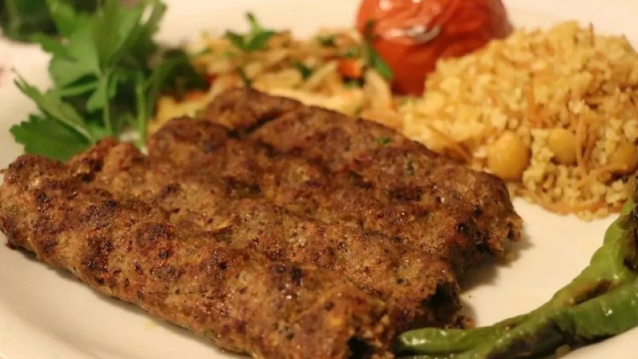MasterChef'te Gündem olan Gaziantep'in Sevilen Lezzeti Simit Kebabı Tarifi - Simit Kebabı Nasıl Yapılır?