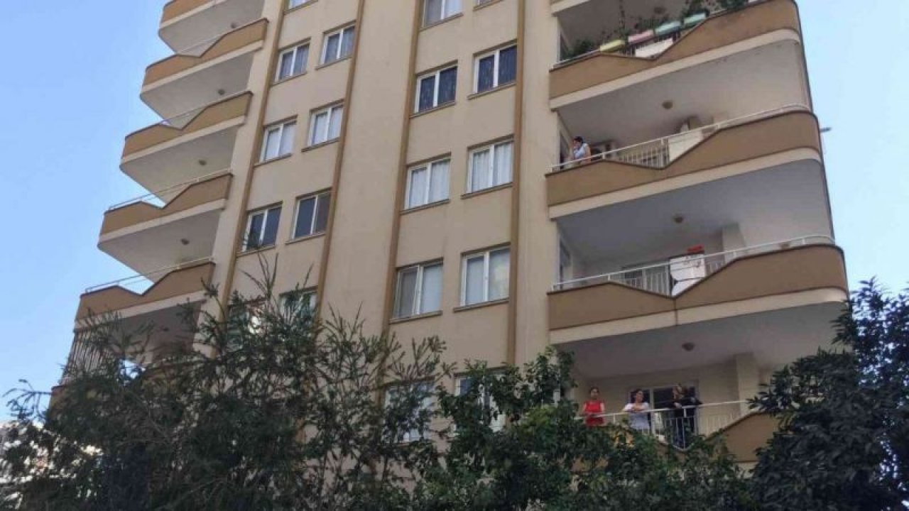 Hakim evinde çocuklarının yanında tabancayla intihar etti