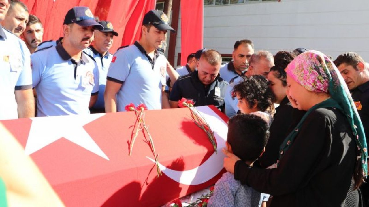 Gaziantep'te yangına müdahale ederken hayatını kaybeden itfaiyeci için cenaze töreni düzenlendi