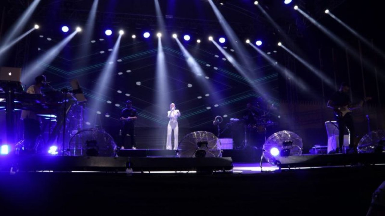 Gaziantep'teki "4. Uluslararası Gastronomi Festivali" Derya Uluğ konseriyle sona erdi