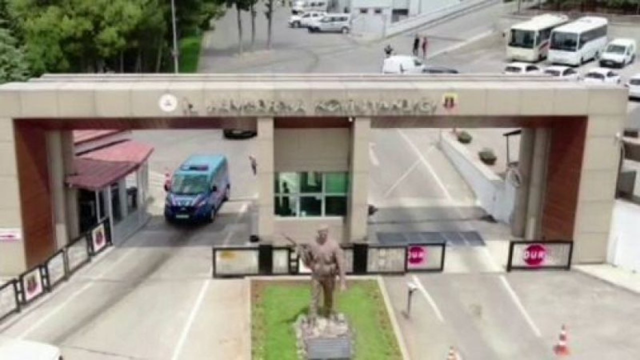 Türkiye Gaziantep'te yapılan 5 milyon 100 bin Liralık Dolandırıcılık OPERASYONUNU KONUŞUYOR!  Gaziantep'te Çiftçileri 5 milyon 100 bin TL dolandıran çeteye operasyon!  İşte O Operasyon