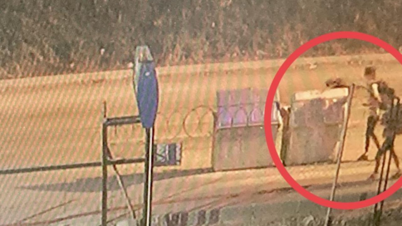 Mersin'deki Hain Saldırı Öncesinden Yeni Görüntüler Ortaya Çıktı! Teröristler çöp bidonuna çanta veya poşet benzeri bir nesne atmışlar