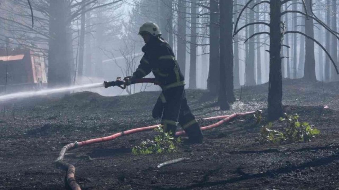 Gaziantep itfaiyesi 24 saat görev başında... Gaziantep İtfaiyesi  Feci Kazada Mehmet Bozkurt, Mehmet Polat,  Ahmet Polat ve Son  Fabrika Yangınında Remzi Mutafoğlu'nu Şehit Vemişti!