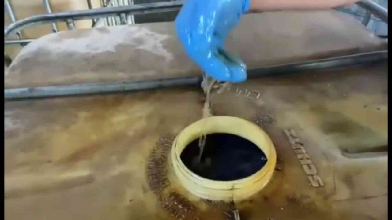 Gaziantep’te polisin bir depoya yaptığı baskında 14 bin litre kaçak akaryakıt ele geçirildi