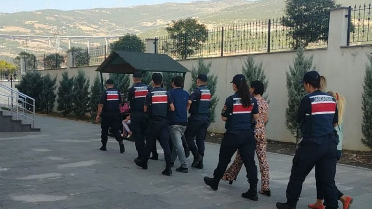 Gaziantep'te 238 kilogram esrar, 19 sikke ve 2 tarihi obje ele geçirildi... Video Haber