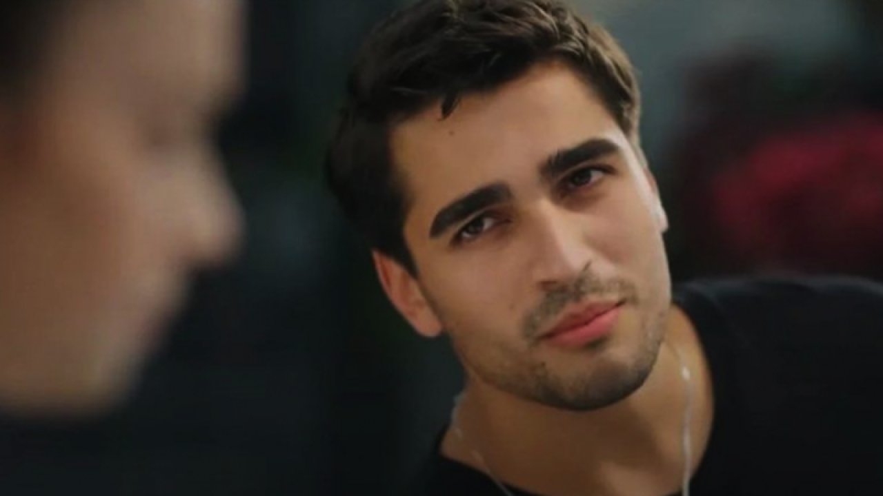 Gaziantep'ten Tepki Çeken ama Reyting Rekorları Kıran Yalı Çapkını’nın Ferit’i aşk hayatıyla herkesi şok etti! Mert Ramazan Demir’in eski sevgilisi de meğer çok ünlü bir oyuncuymuş!