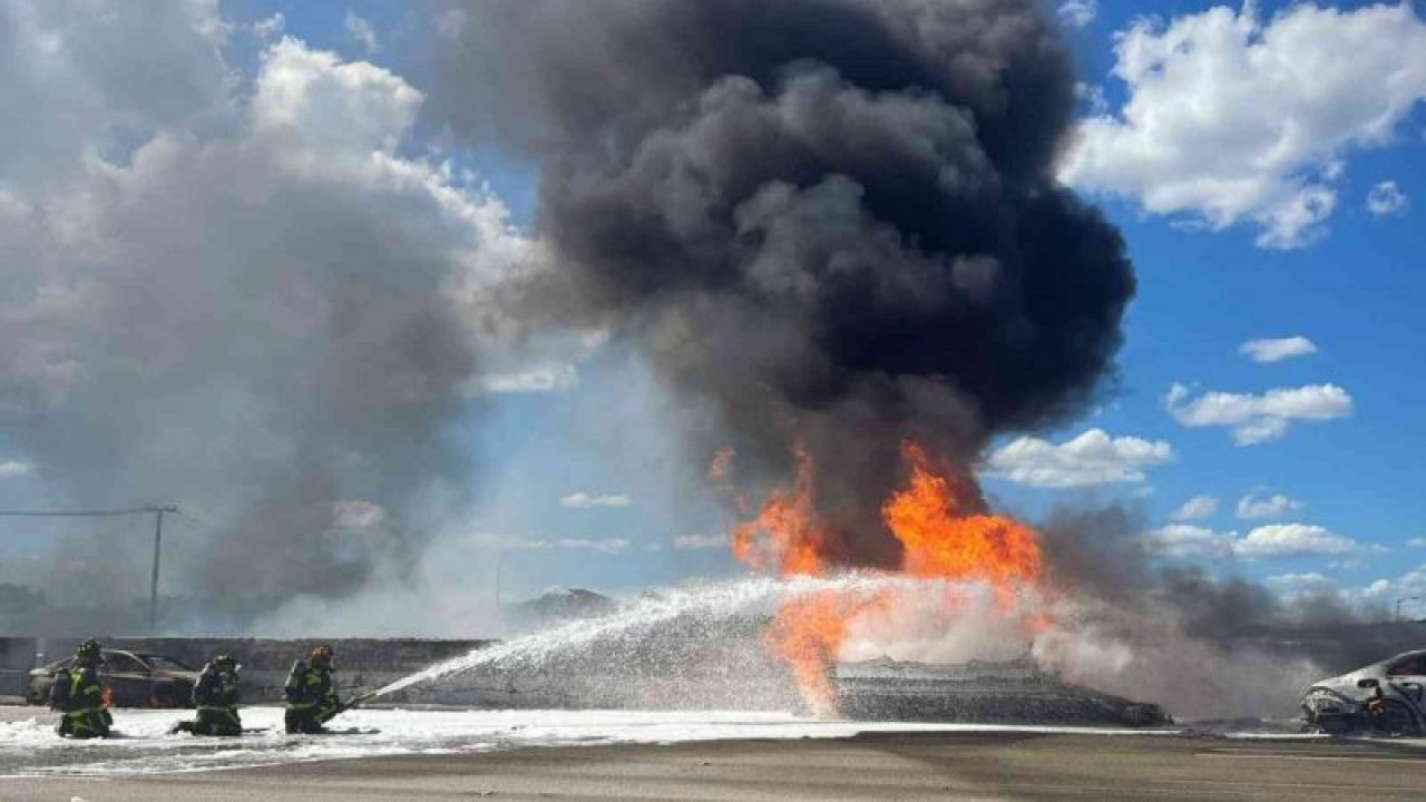 Otoyolda devrilen tanker alev topuna döndü