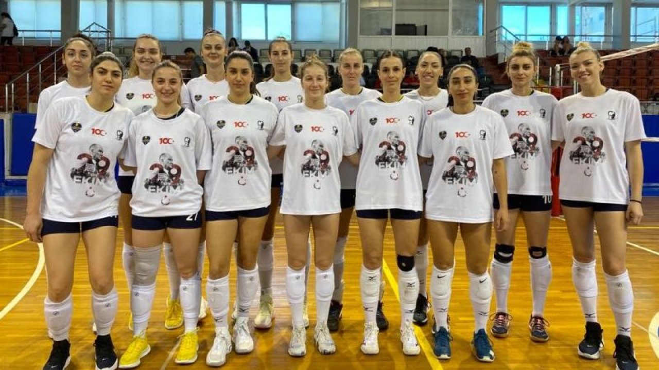 Alkışlar Adam Voleybol’a Cumhuriyet Bayramı’nı böyle kutladılar