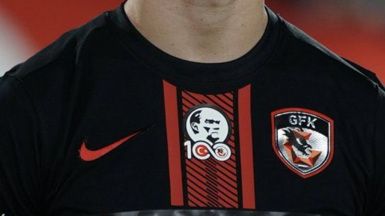 Gaziantep FK"dan Cumhuriyet Bayramı"na özel forma