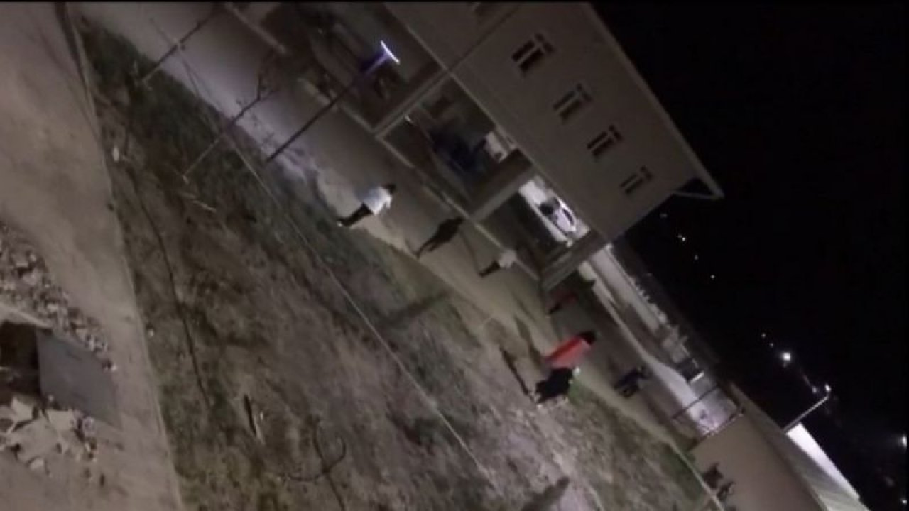 KYK kız yurdunda DEHŞET ANLARI! Satırla Saldırdı, kızların çığlıkları ortalığı inletti! "Polisi ara çabuk polisi ara"... İşte O Anlar