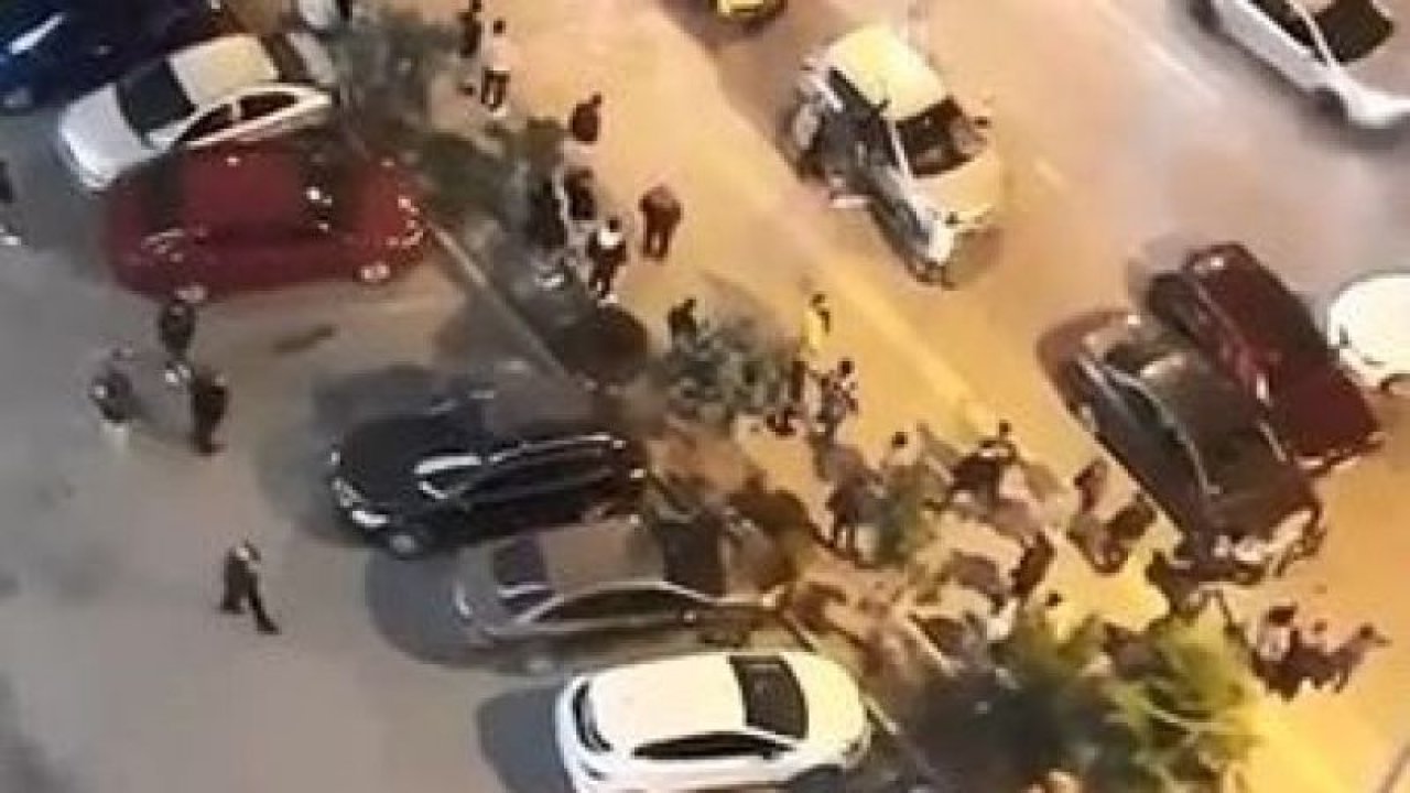 Kaza sonucu meydana gelen kavga kameralara yansıdı