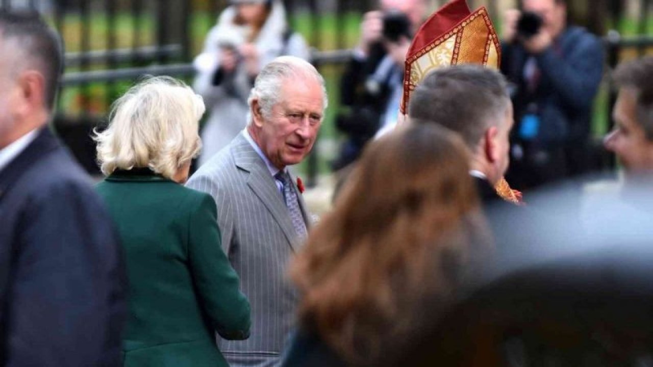 İngiltere’de Kral III. Charles’a yumurtalı saldırı