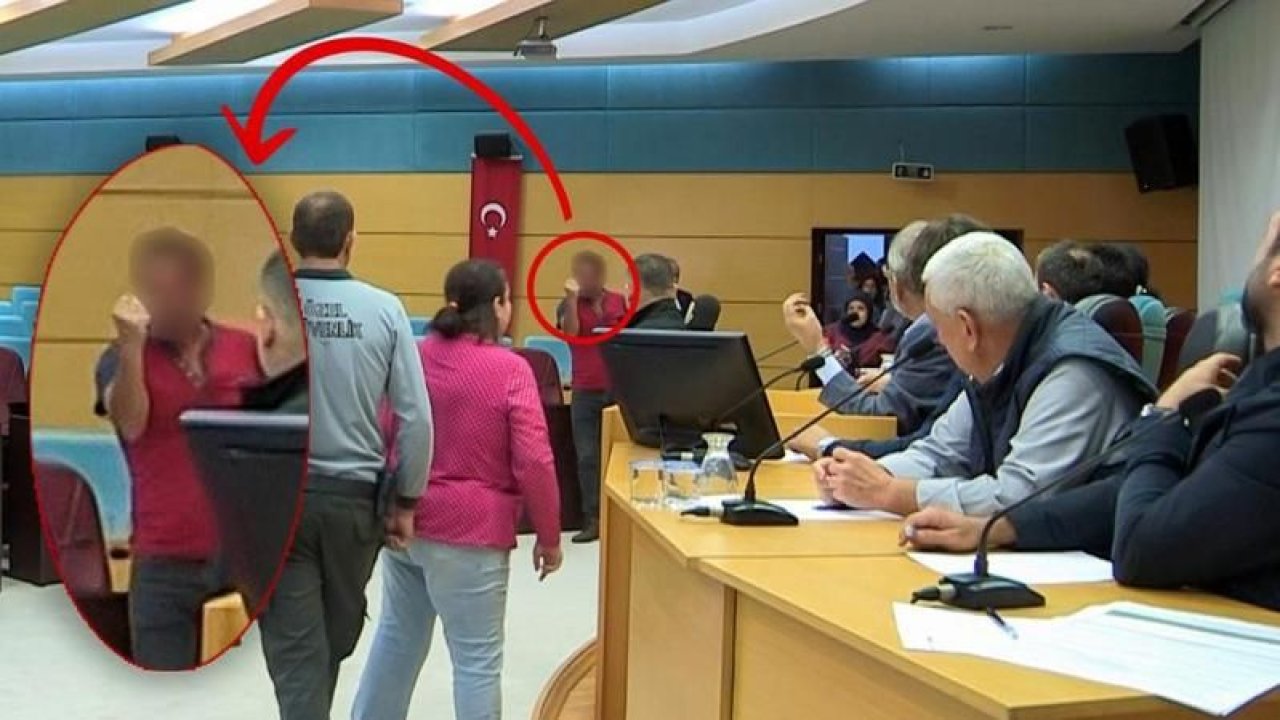 Siyasette REZALET diz Boyu...Gaziantep'e yakın Mersin'in ilçesi TARSUS'ta Belediye Başkanına saldırı...  ARTI 18  ÜSTÜ Küfürler HAVADA UÇUŞTU... TIKLA İZLE