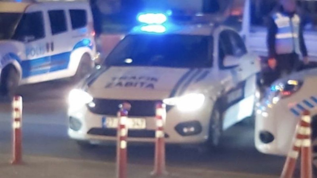 FLAŞ... FLAŞ... FLAŞ.... Gaziantep'e Bomba PANİĞİ... Ordu Caddesi TRAFİĞE KAPATILDI... Yüzlerce Polis Ekibi Sevk Edildi... Bomba İmha Ekipleri Olay Yerinde