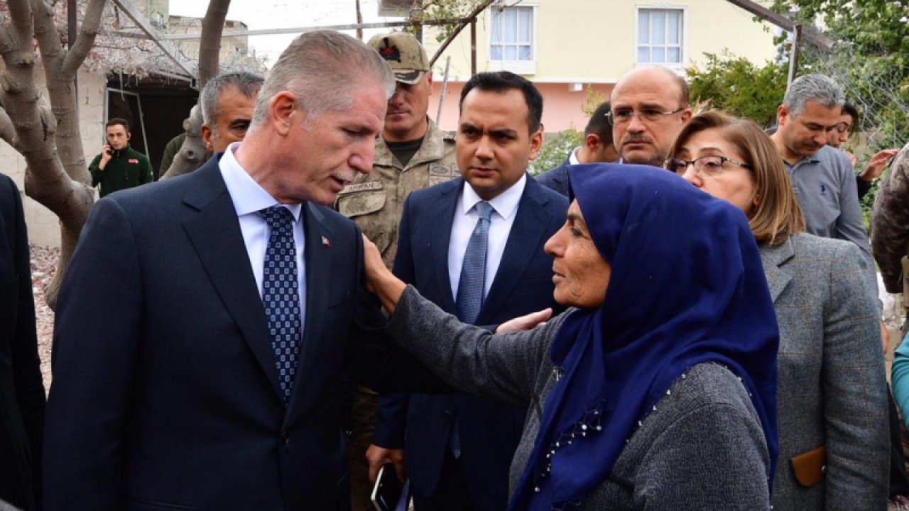 Gaziantep Valisi Gül ve Başkan Şahin roket saldırısının gerçekleştiği olay yerine gitti