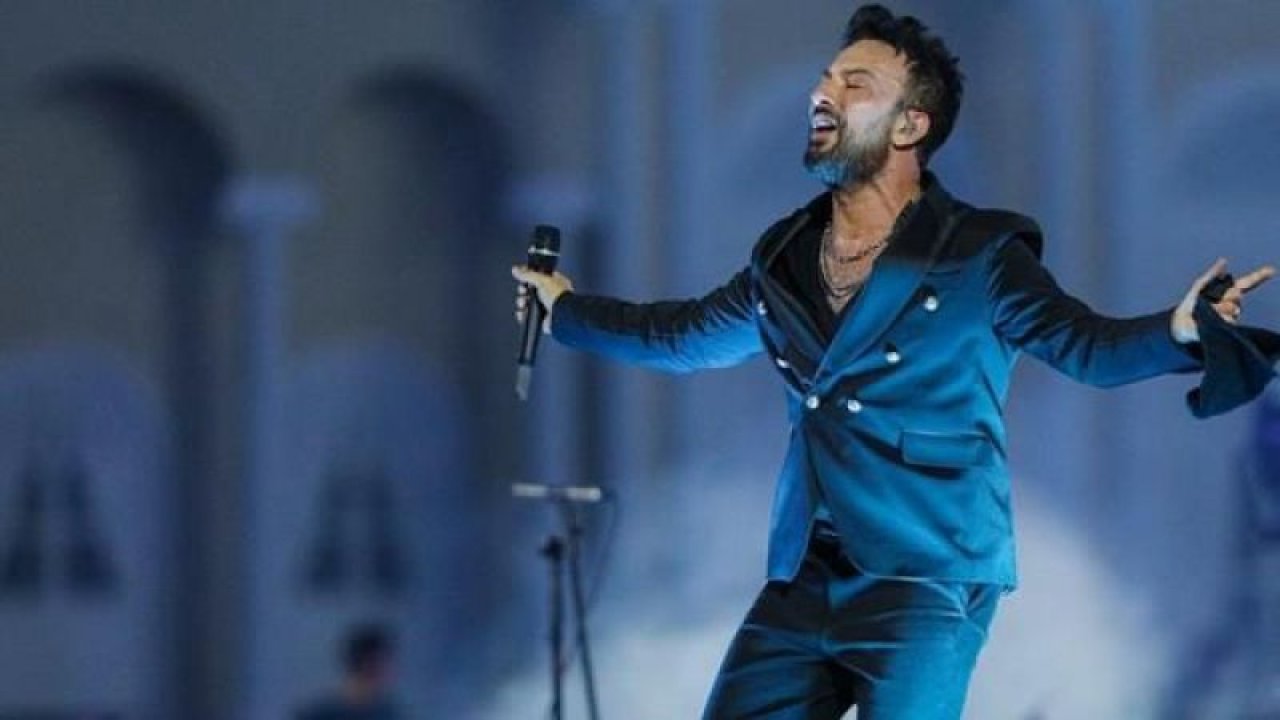 Ünlü Şarkıcıların Yılbaşı Gecesi Sahne Ücretleri Belli Oldu: Tarkan Yine Zirveyi Salladı! Alacağı Ücret Dudak Uçuklattı!