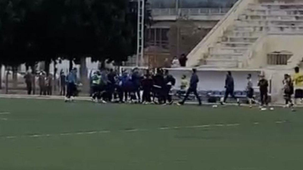 Son Dakika… Amatör maçta futbolcular hastanelik oldu