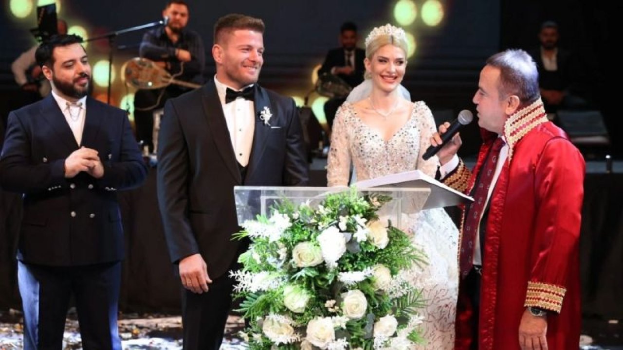 Survivor Yarışmasında Tanışmışlardı! İlayda Şeker İle İsmail Balaban Bu Kez Resmen Evlendi! Düğünde Yok Yoktu… Neler Oluyor?