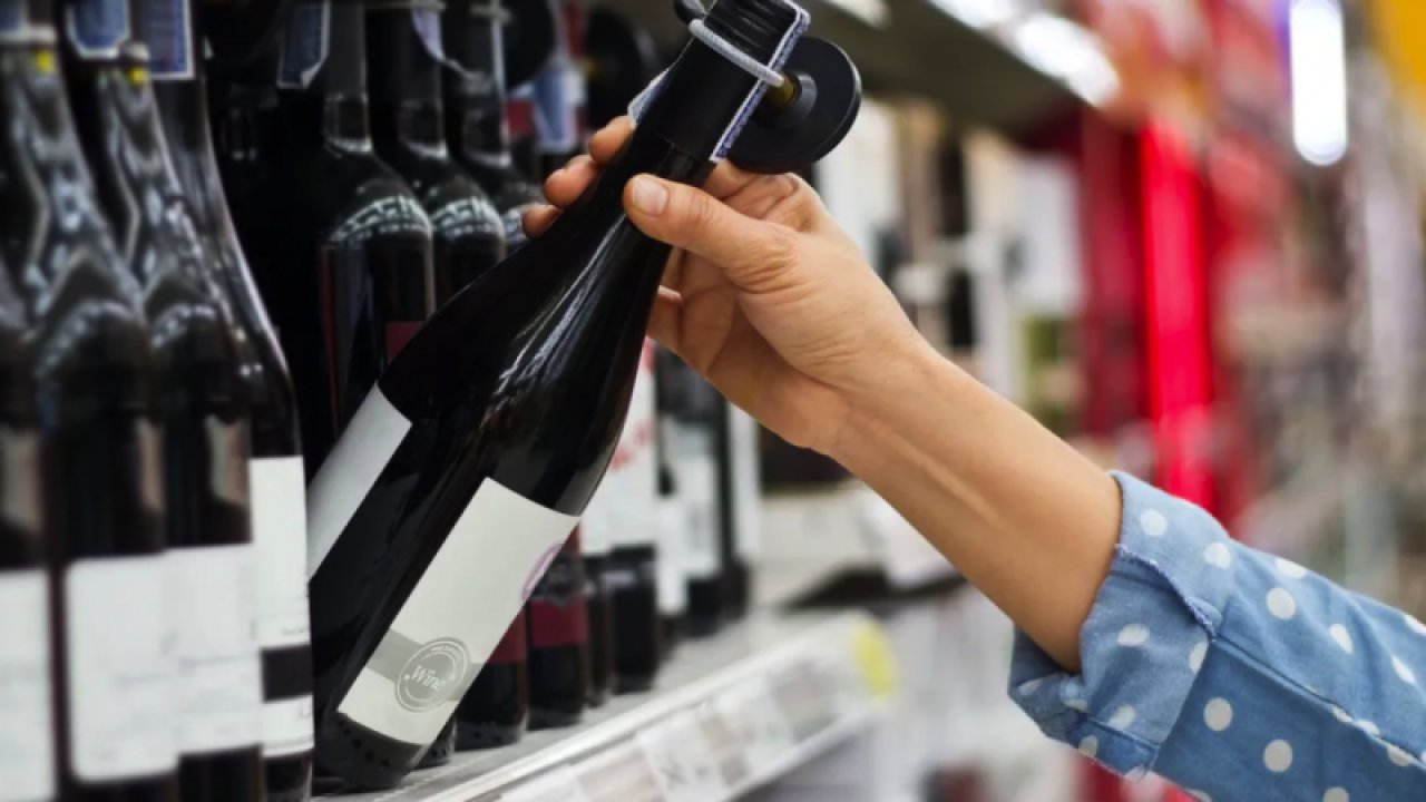 Tekel Bayileri DİKKAT! Alkole zam üstüne zam! Bir alkol grubuna daha zam. Tekel Bayileri Platform Başkanı Özgür Aybaş duyurdu. Zam oranı ne kadar oldu?