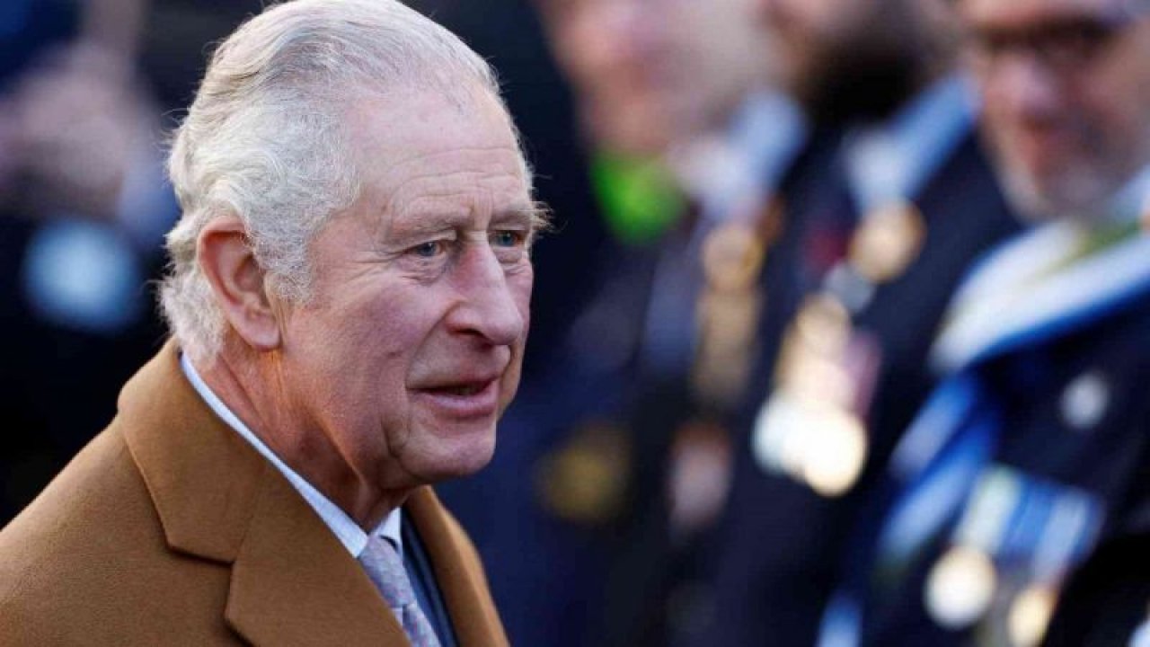 Kraliçe Elizabeth 96 Yaşında Vefat Etti!  İngiltere'de  III. Charles KRAL OLDU ama...Charles'a ikinci kez yumurtalı saldırı...VİDEO HABER