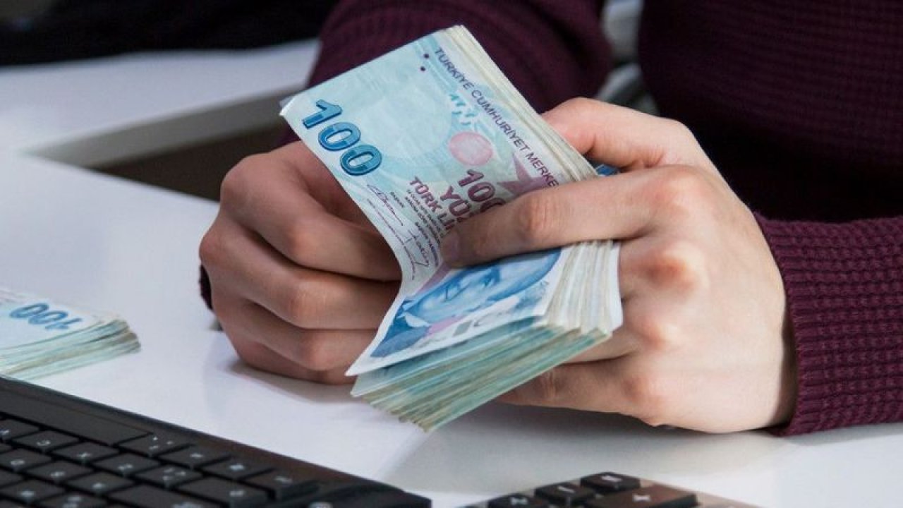 SGK'dan En Az 3 Bin 500 TL Maaş Alan Emeklilerin Dikkatine! Akbank, 31 Aralık Tarihine Kadar Başvuru Yapan Herkese 7 Bin TL'ye Kadar Ek Ödeme Hizmeti Sunacak!