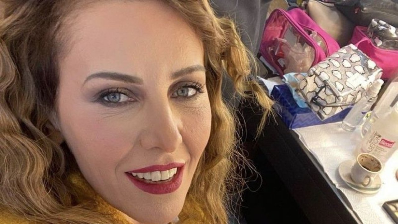 Taksim’de dehşet anları kamerada: Ünlü oyuncu Ayten Soykök, yayaların arasına daldı...  Ayten Soykök kimdir, hangi dizilerde oynadı?