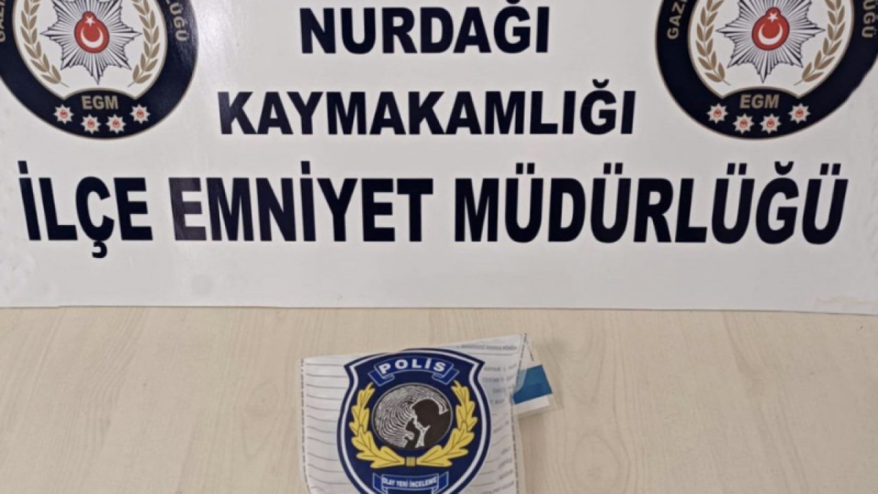 Gaziantep'te uyuşturucu bulunan araçtaki 2 zanlı gözaltına alındı