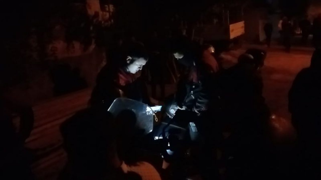 Gaziantep'e Komşu İl Hatay’ın Kırıkhan ilçesinde yabancı uyruklu  İki grup arasında satırlı kavga... İşte O ANLAR