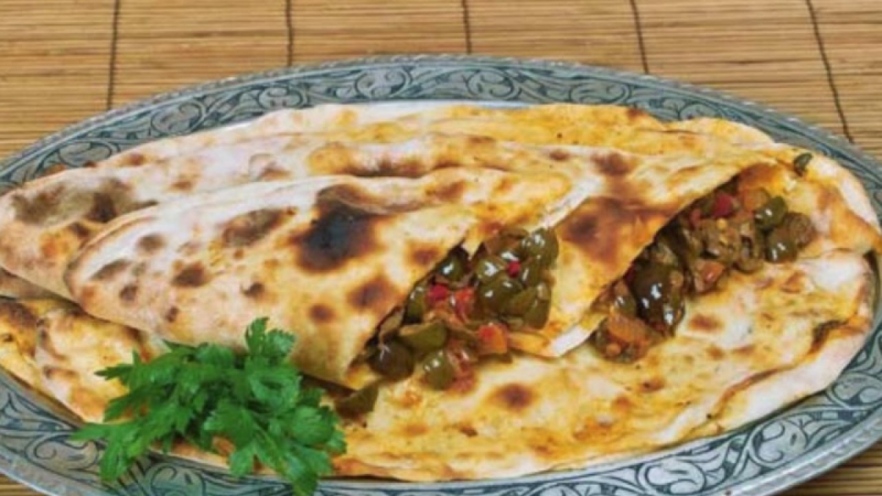Gaziantep'in Zeytin Böreği'ni Bir Tadan Bir Daha Kahvaltısından Eksik Etmiyor... Hem Protein, Hem de vitamin Zengini Zeytin Böreği Tarifi... Sadece 15 Dakikada Hazır...