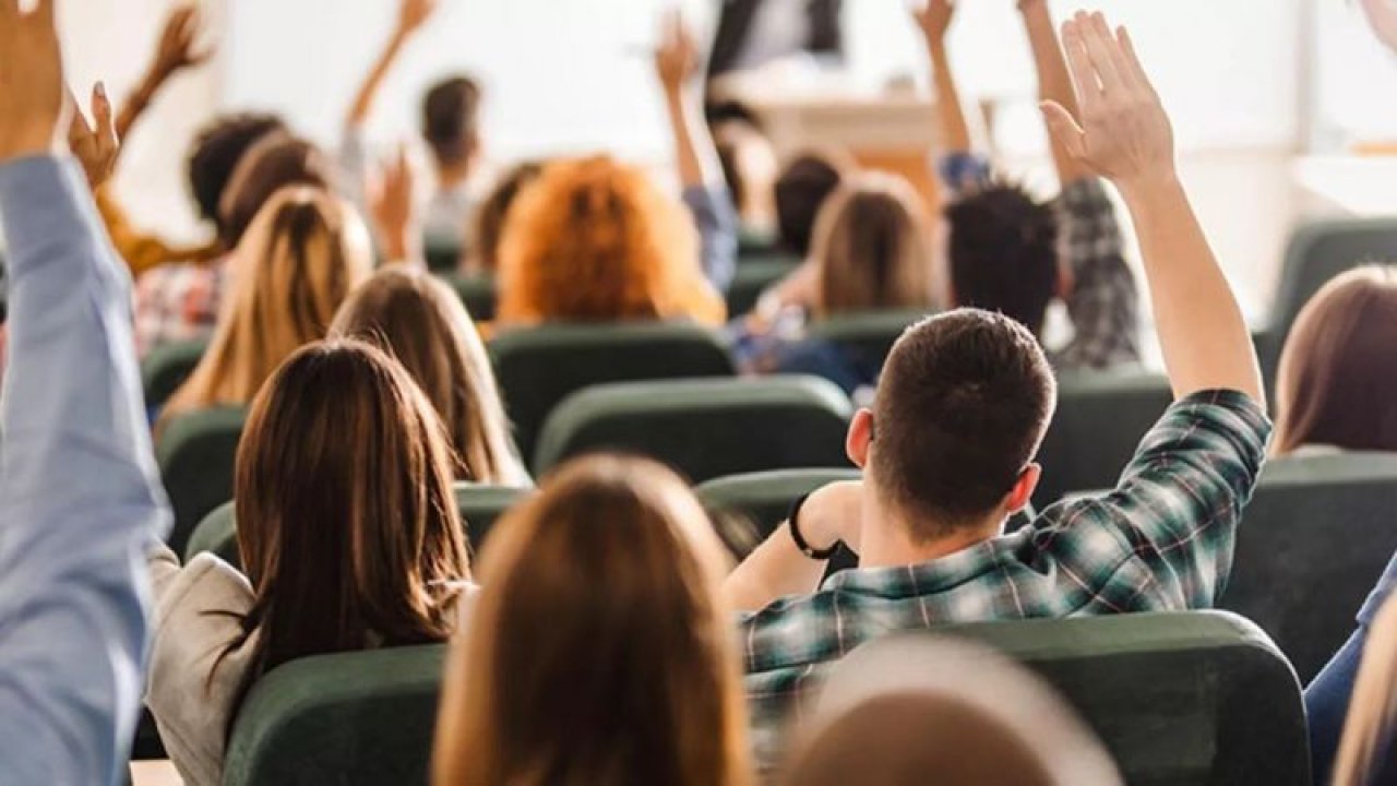 Başarılı Öğrenciler Resmen Yaşadı! Cumhurbaşkanı Erdoğan Duyurdu: Ek 3 Bin 300 TL Ödeme Alabilecekler! Şartlar Çoktan Belli…