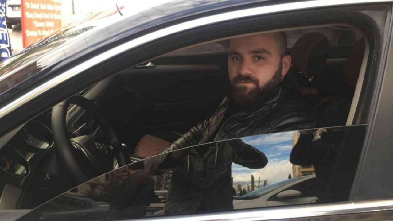 Otomobilde arkadaşlarıyla oturan şahsa silahlı saldırı