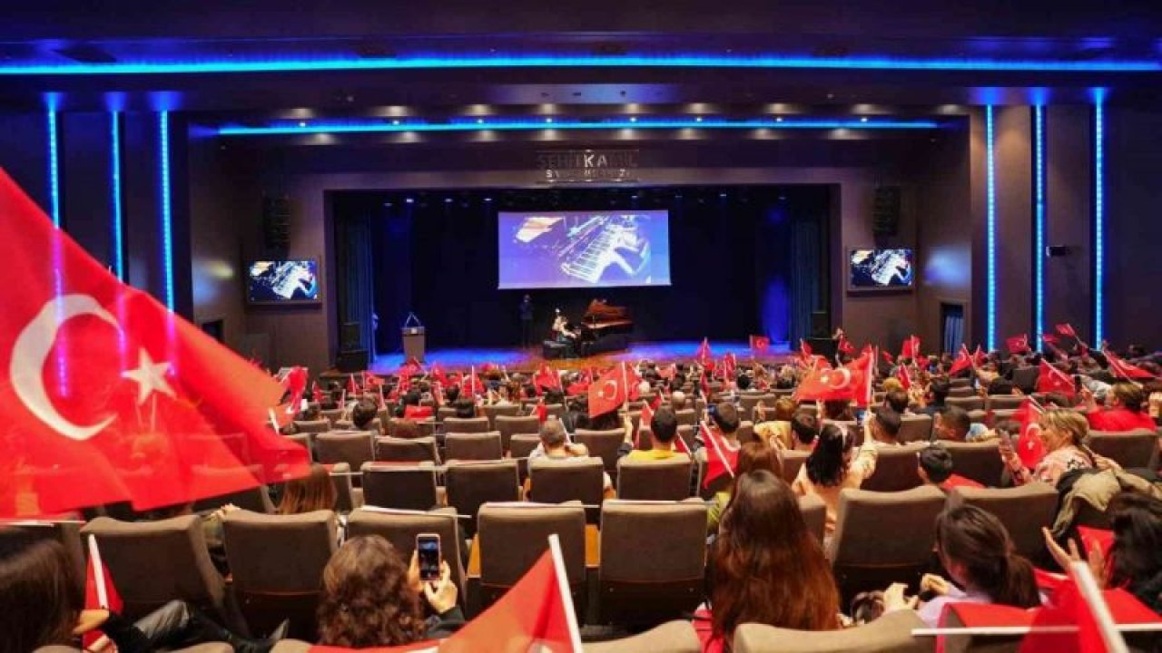 Şehitkamil'de ‘Bir piyano dört el resitali’ büyük ilgi gördü