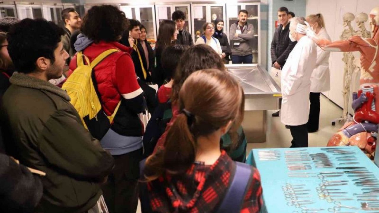 TOBB Fen Lisesi öğrencileri SANKO Üniversitesi’nde intörnlük ile ilgili bilgi aldı