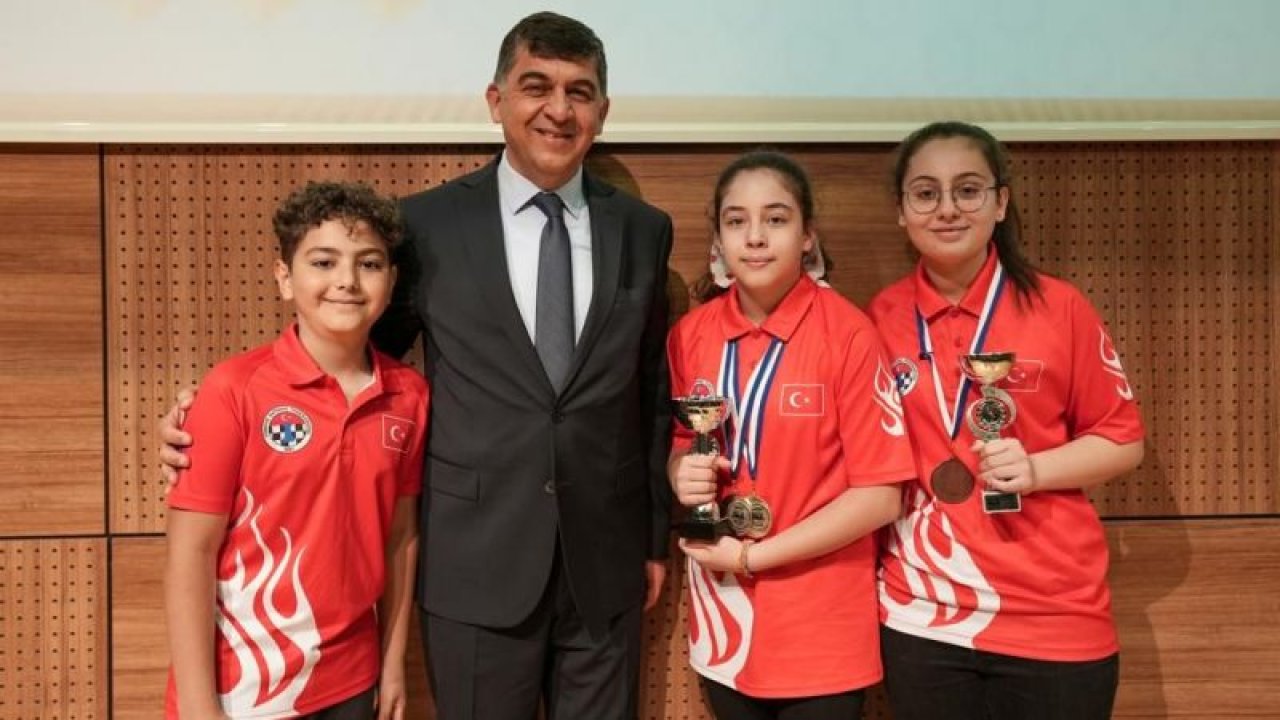 Rıdvan Fadıloğlu’nun gururu oldular