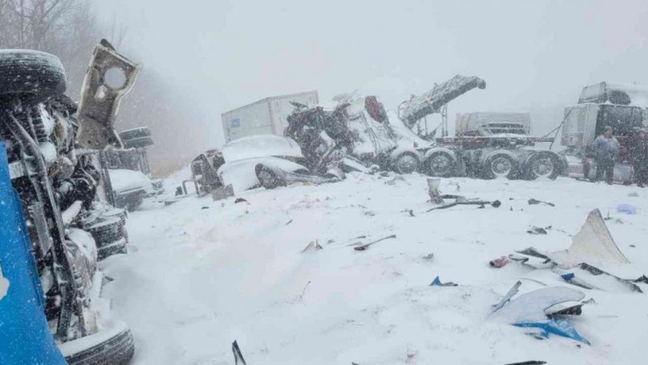Zincirleme trafik kazası : 60’tan fazla araç birbirine girdi