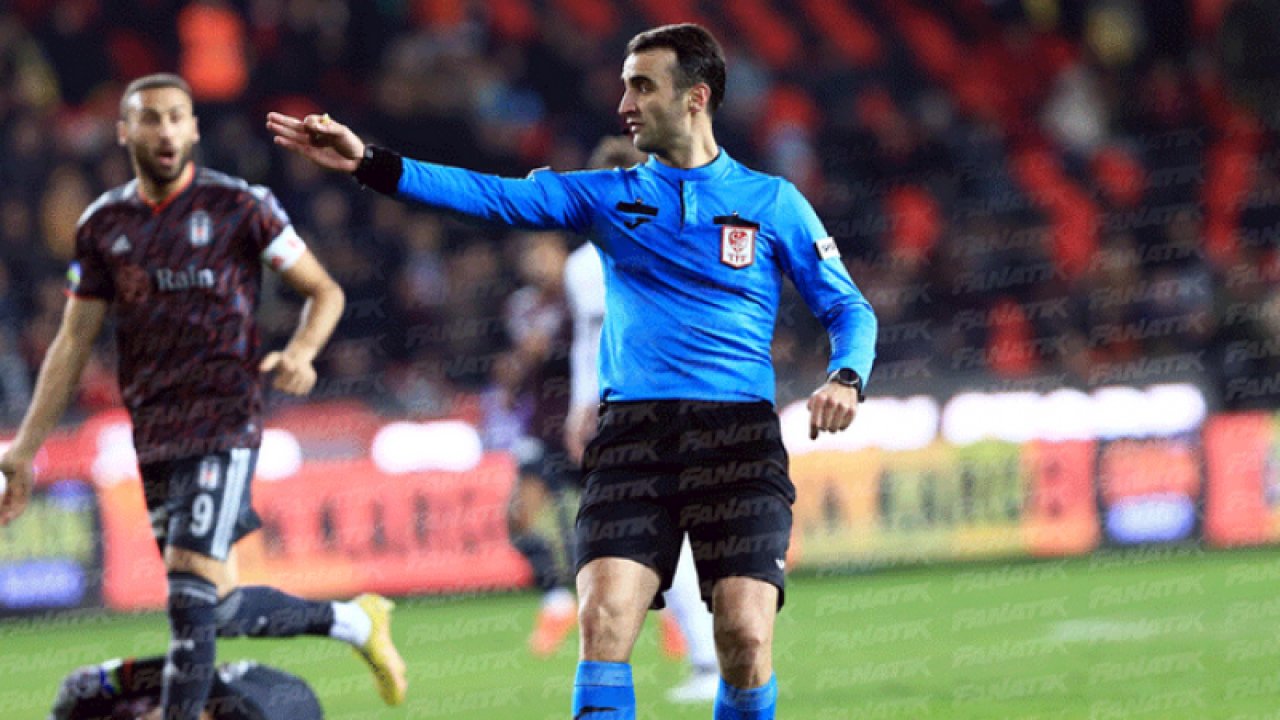 Deniz Çoban'dan sert yorum! Atila Karaoğlan'a, FIFA kokartı veren!