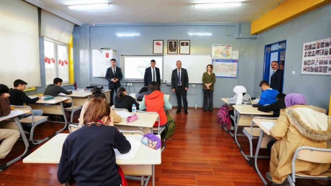 Şehitkamil Belediyesi'nin ücretsiz deneme sınavına 19 bin öğrenci katıldı