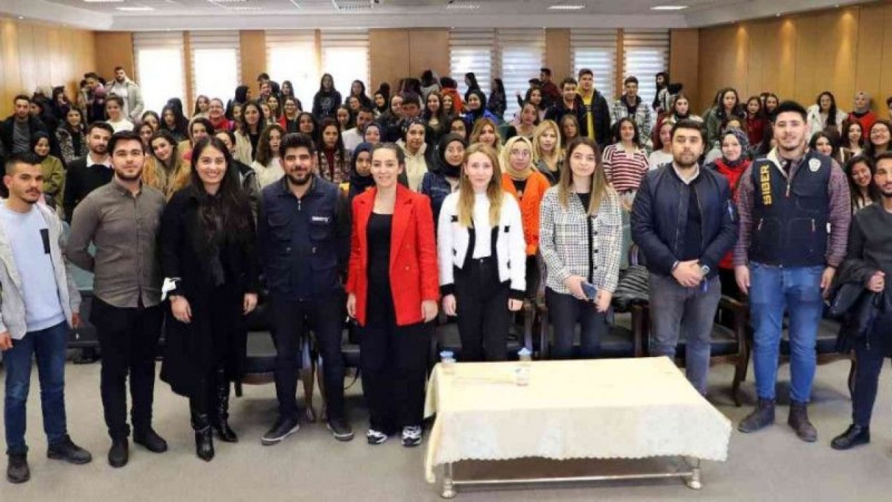 Gaziantep'te “Güvenli ve Bilinçli İnternet Kullanımı” konulu seminer düzenlendi