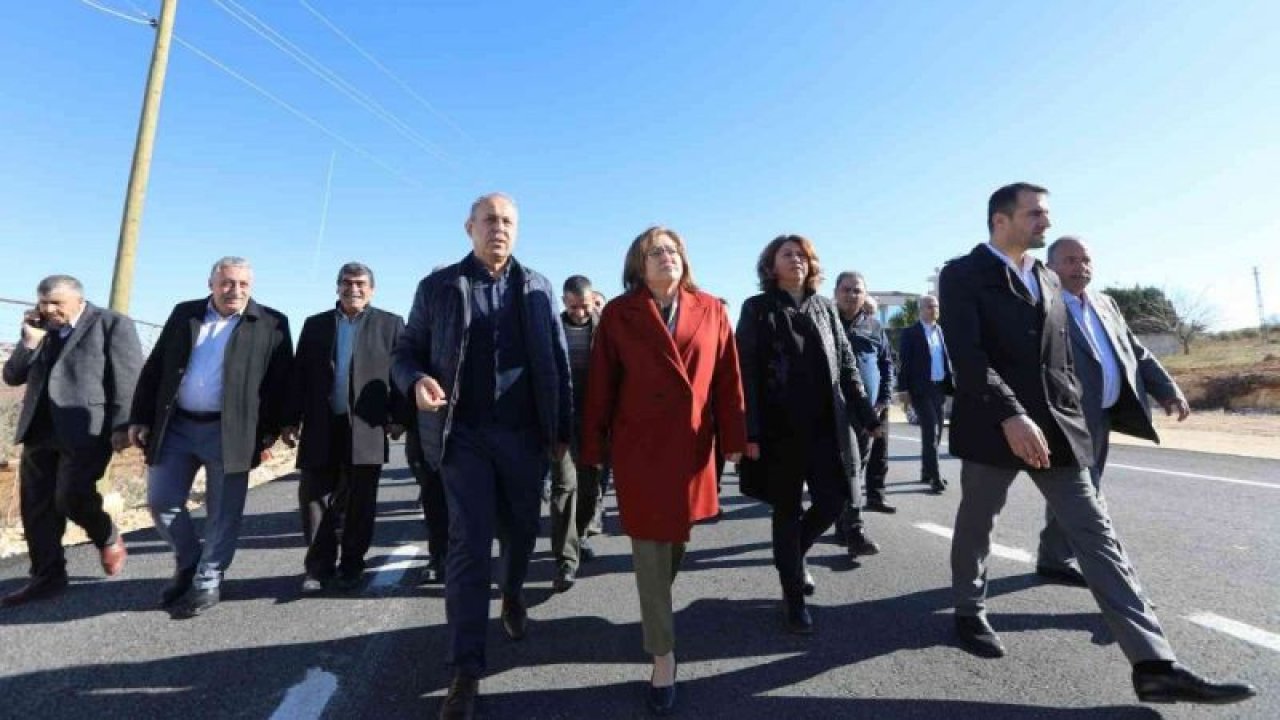 Fatma Şahin, yeni yılın ilk gününde trafiğe açılan yeni yolları inceledi
