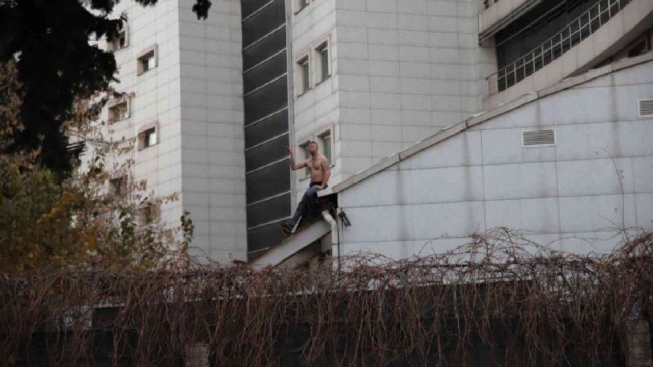 Gaziantep'te İntihar! Gaziantep’te binanın çatısına çıkan kişi ikna edildi... Video Haber