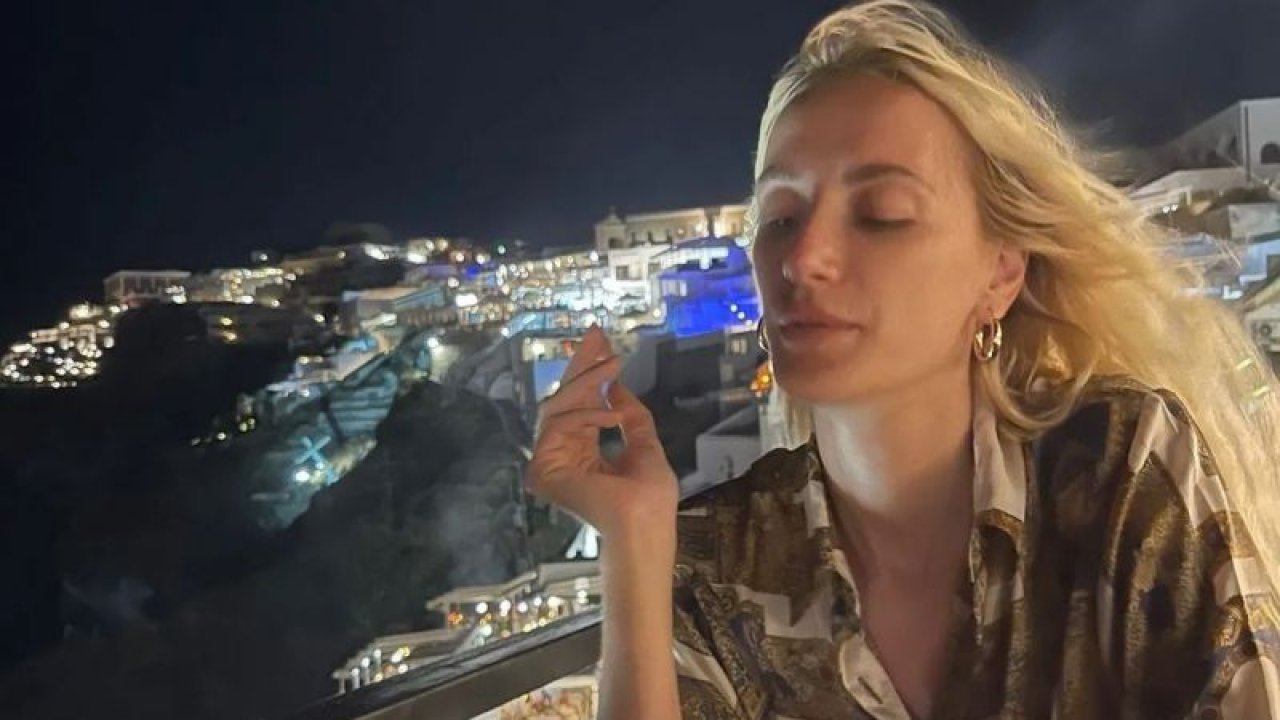Didem Soydan’dan Cesur Fotoğraf! Ünlü Model Kalça Dekoltesiyle Dikkatleri Çekti! Meğer…