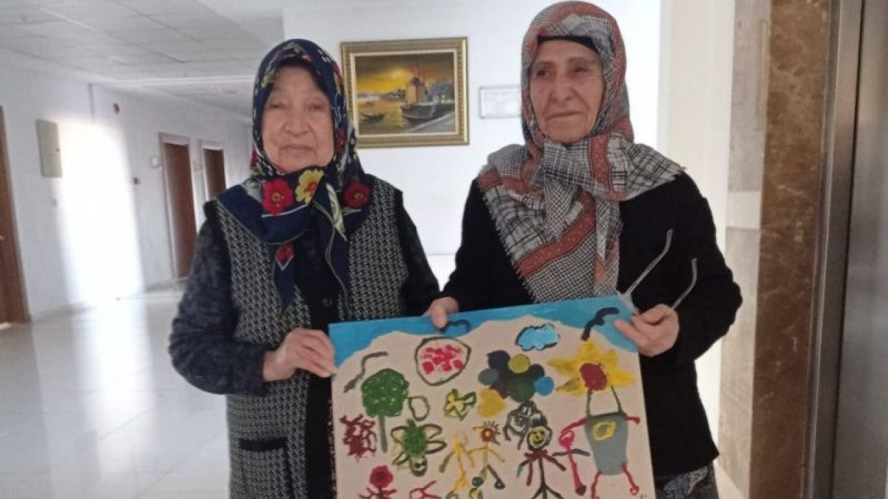 Gaziantep'teki üniversiteliler yaşlılarla resim çizdi