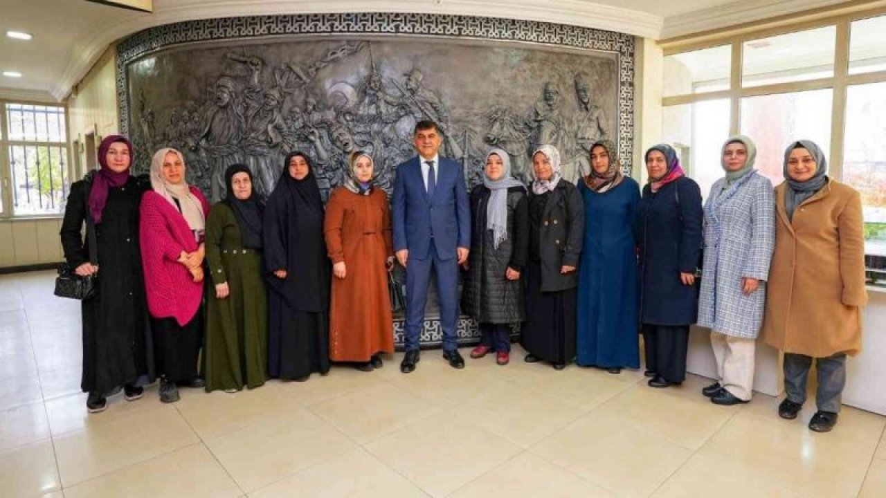 Başkan Fadıloğlu, yetim annelerini makamında ağırladı