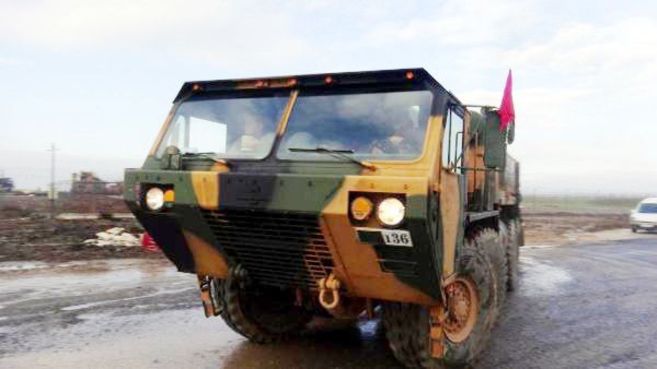 Suriye sınırına askeri sevkiyat sürüyor