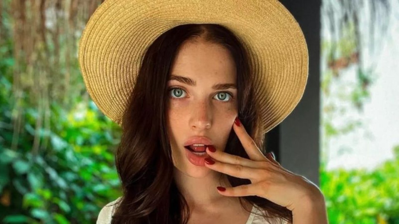 Yetişkin film yıldızı Reislin uslu durmuyor! İç çamaşırlı pozu sosyal medya kurallarını tanımadı