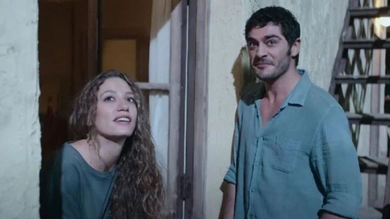 Netflix’in yeni Türk dizisi Şahmaran yayına girdi! Burak Deniz ile Serenay Sarıkaya’nın sevişme sahneleri çok ses getirdi! Meğer…