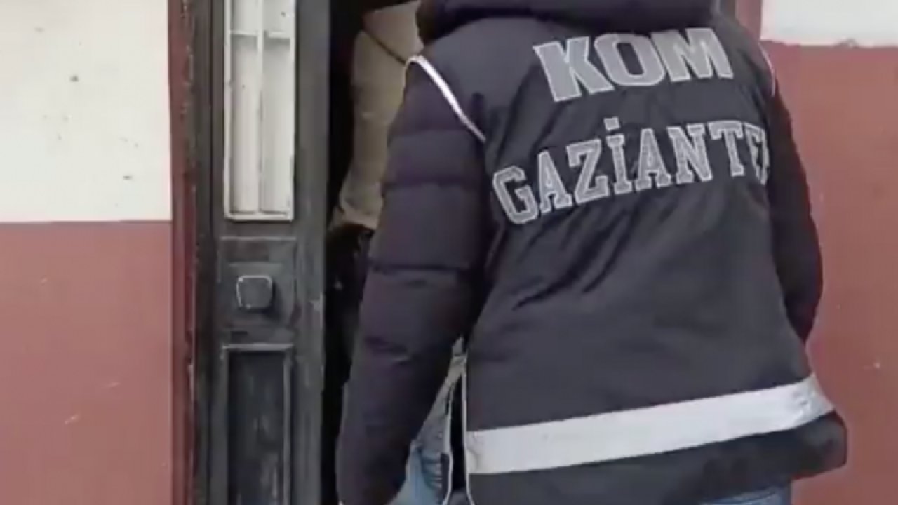 Gaziantep'teki bir ev ve araçta yapılan aramada 2 bin 947 gümrük kaçağı sigara ve 660 elektronik sigara kartuşu ele geçirdi